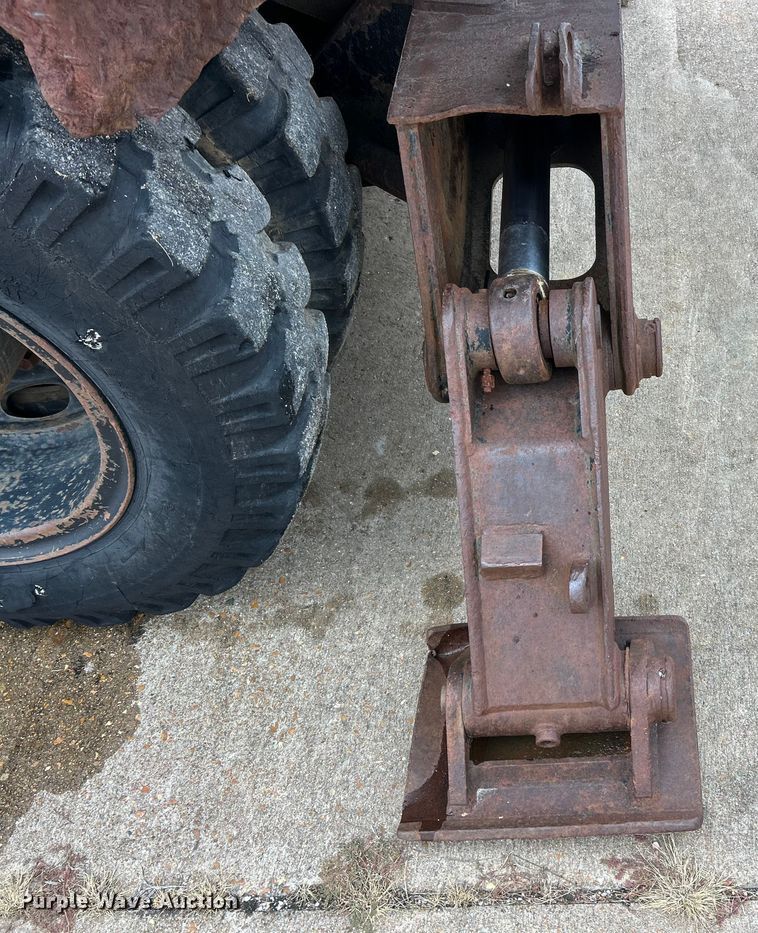 image for item ET6707 1999 Daewoo DH 130W wheeled excavator