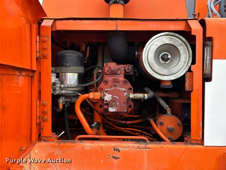 image for item ET6707 1999 Daewoo DH 130W wheeled excavator