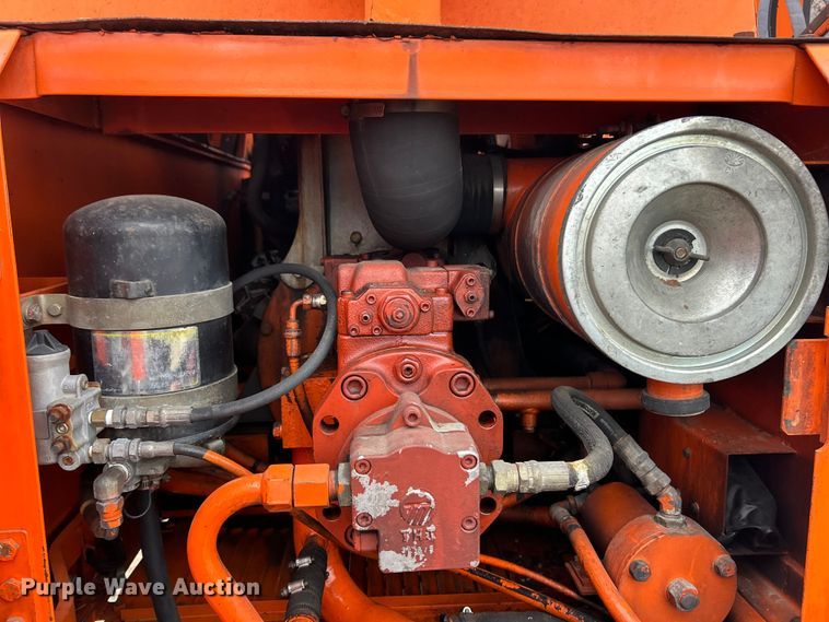 image for item ET6707 1999 Daewoo DH 130W wheeled excavator