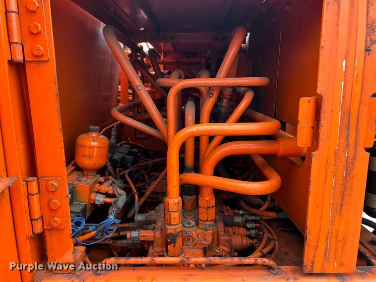 image for item ET6707 1999 Daewoo DH 130W wheeled excavator