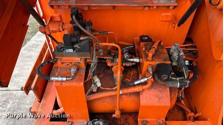 image for item ET6707 1999 Daewoo DH 130W wheeled excavator