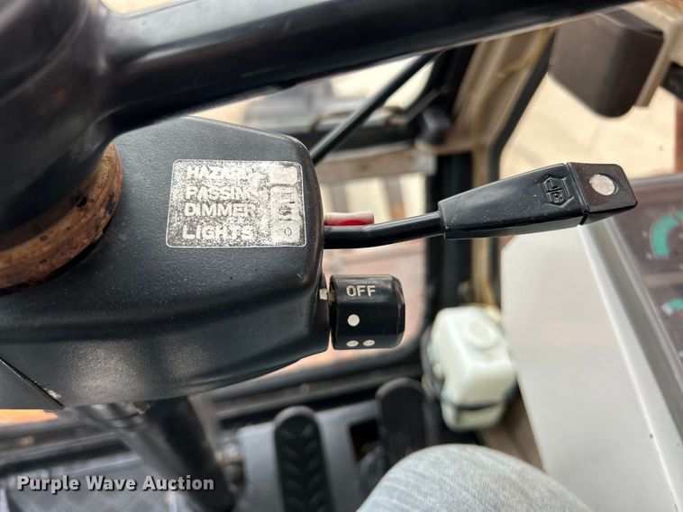 image for item ET6707 1999 Daewoo DH 130W wheeled excavator