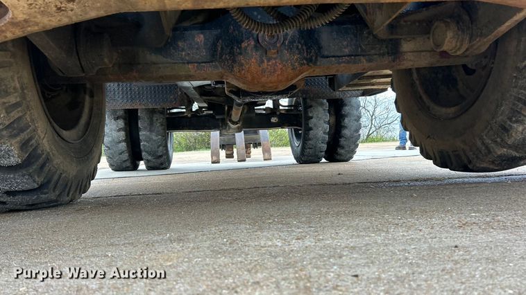 image for item ET6707 1999 Daewoo DH 130W wheeled excavator