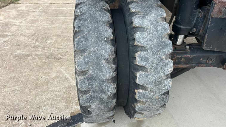 image for item ET6707 1999 Daewoo DH 130W wheeled excavator