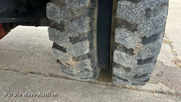 image for item ET6707 1999 Daewoo DH 130W wheeled excavator