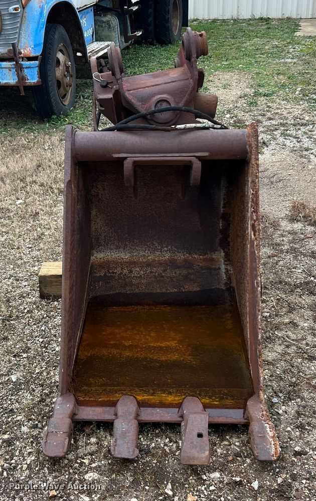 image for item ET6707 1999 Daewoo DH 130W wheeled excavator