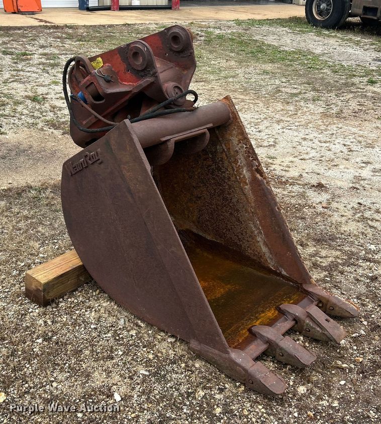 image for item ET6707 1999 Daewoo DH 130W wheeled excavator