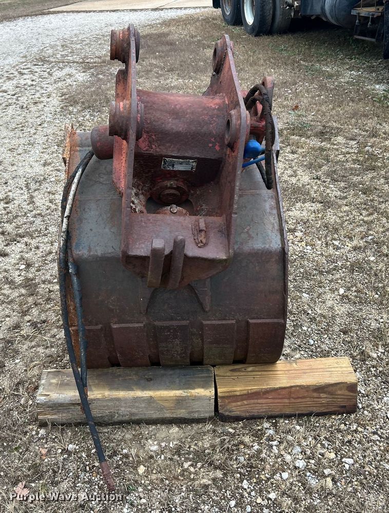 image for item ET6707 1999 Daewoo DH 130W wheeled excavator