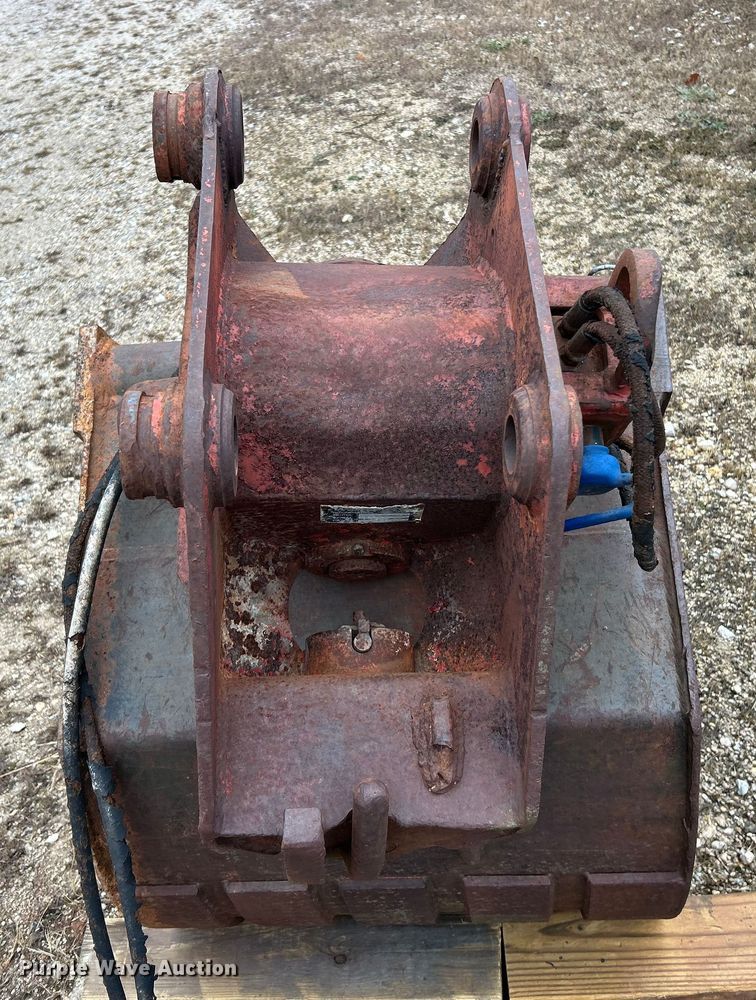 image for item ET6707 1999 Daewoo DH 130W wheeled excavator