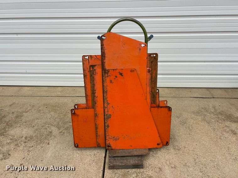 image for item ET6707 1999 Daewoo DH 130W wheeled excavator