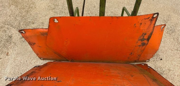 image for item ET6707 1999 Daewoo DH 130W wheeled excavator