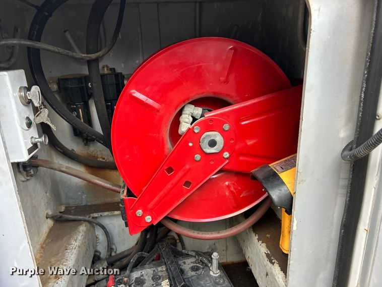 image for item ET6719 2011 Ford F550 Super Duty XL utility / service truck