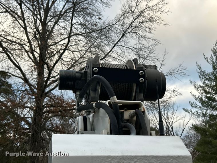 image for item ET6719 2011 Ford F550 Super Duty XL utility / service truck