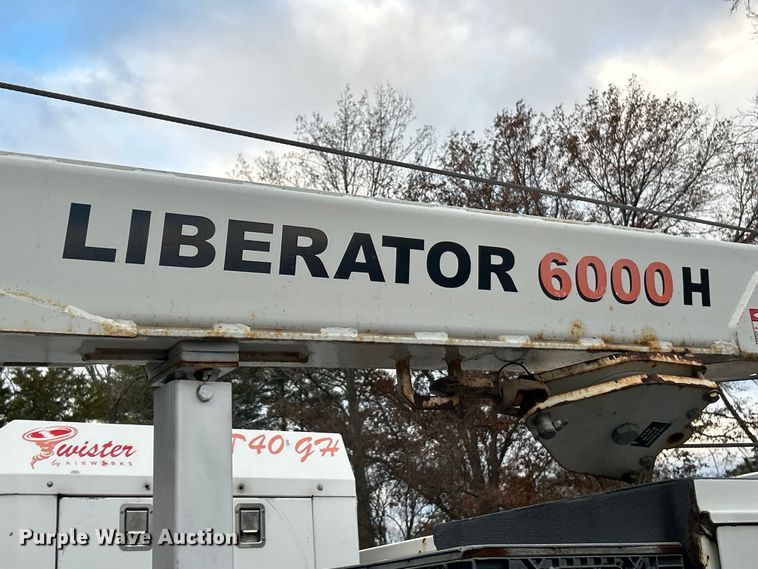 image for item ET6719 2011 Ford F550 Super Duty XL utility / service truck