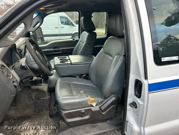 image for item ET6719 2011 Ford F550 Super Duty XL utility / service truck