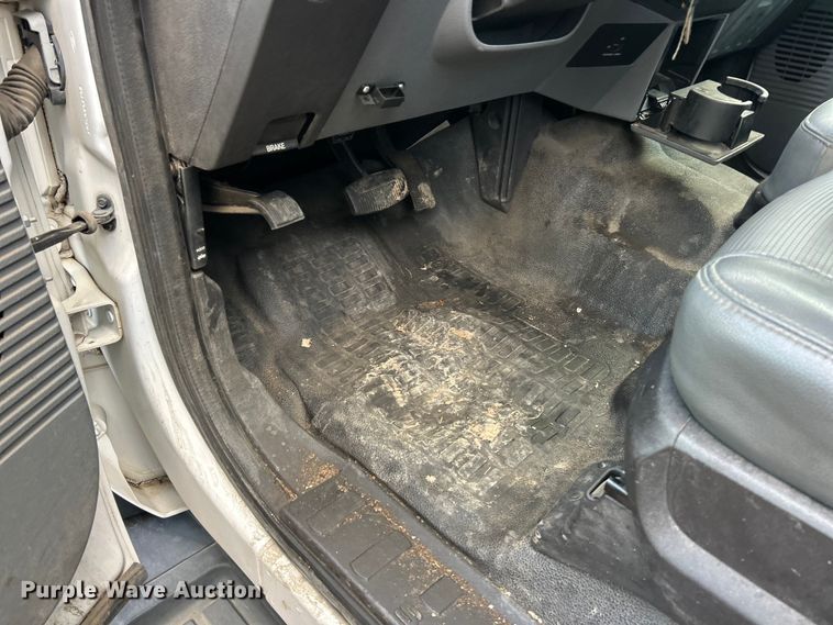 image for item ET6719 2011 Ford F550 Super Duty XL utility / service truck