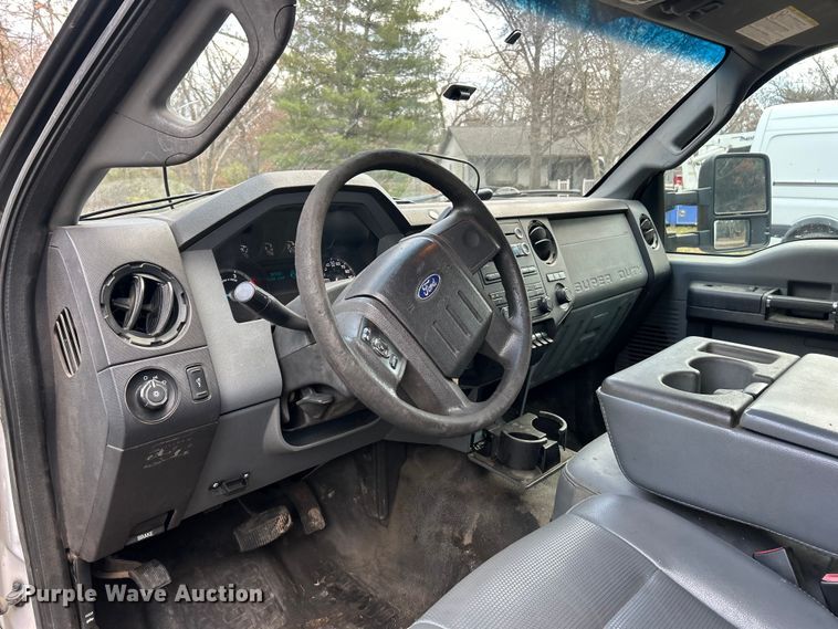 image for item ET6719 2011 Ford F550 Super Duty XL utility / service truck