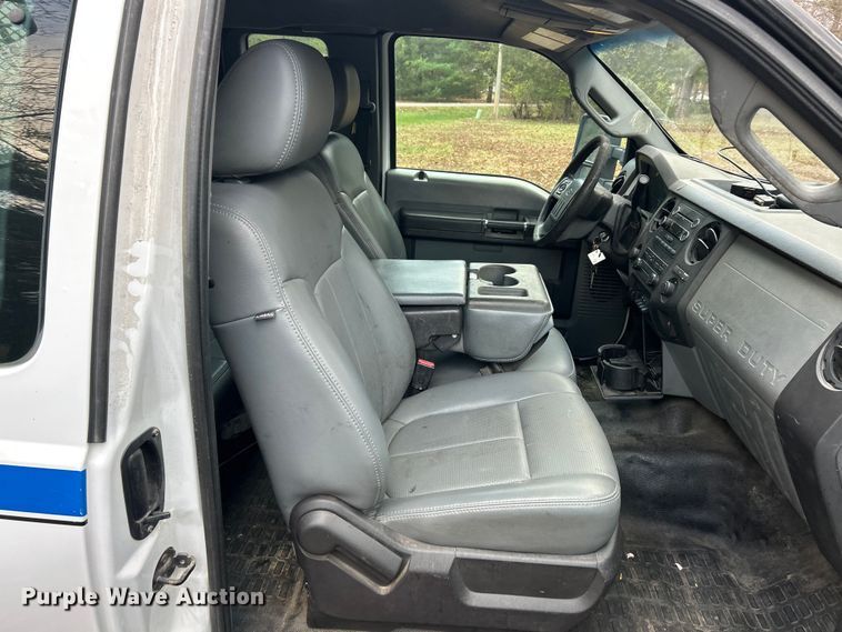 image for item ET6719 2011 Ford F550 Super Duty XL utility / service truck
