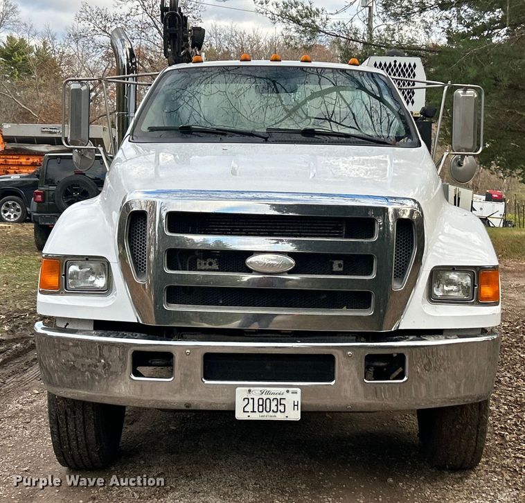 image for item ET6720 2007 Ford F750 Super Duty XLT utility / service truck