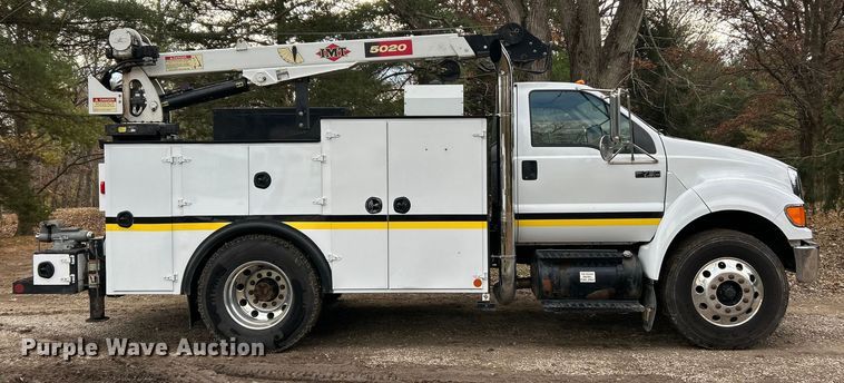image for item ET6720 2007 Ford F750 Super Duty XLT utility / service truck