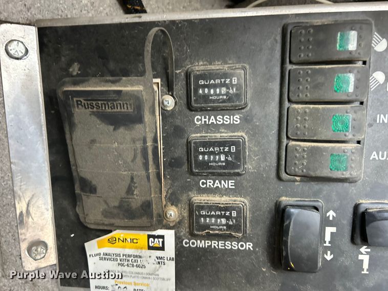 image for item ET6720 2007 Ford F750 Super Duty XLT utility / service truck