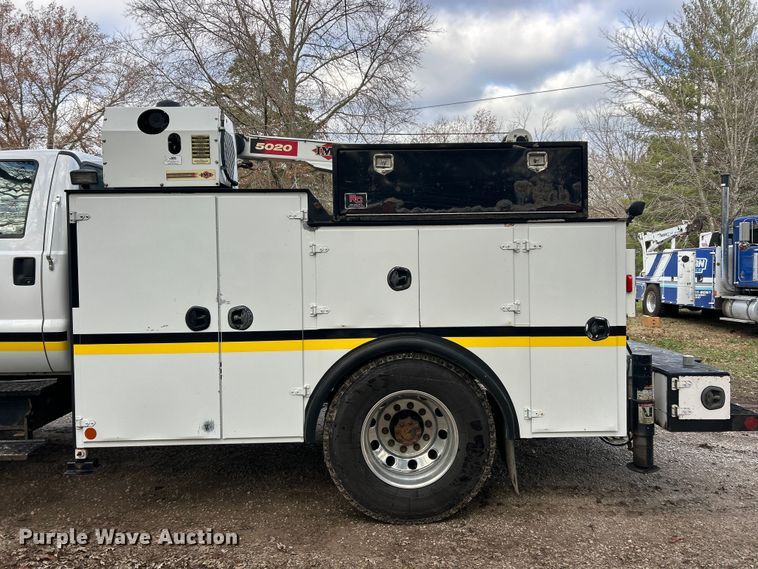 image for item ET6720 2007 Ford F750 Super Duty XLT utility / service truck