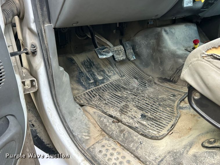 image for item ET6720 2007 Ford F750 Super Duty XLT utility / service truck