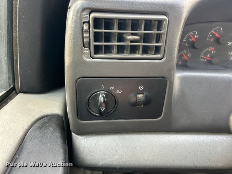 image for item ET6720 2007 Ford F750 Super Duty XLT utility / service truck