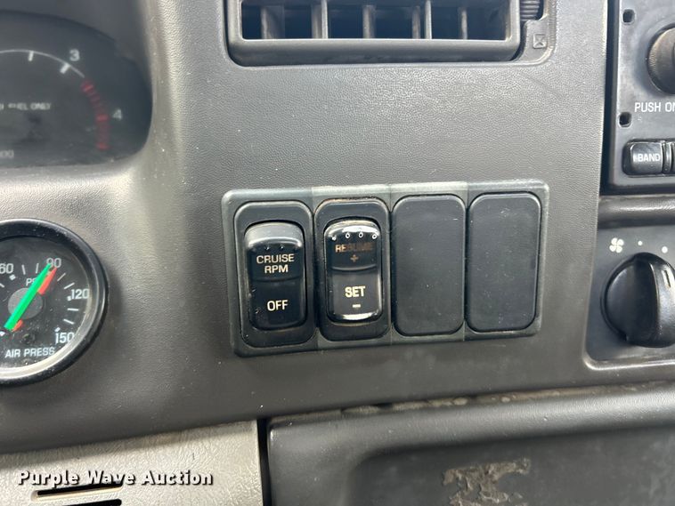 image for item ET6720 2007 Ford F750 Super Duty XLT utility / service truck