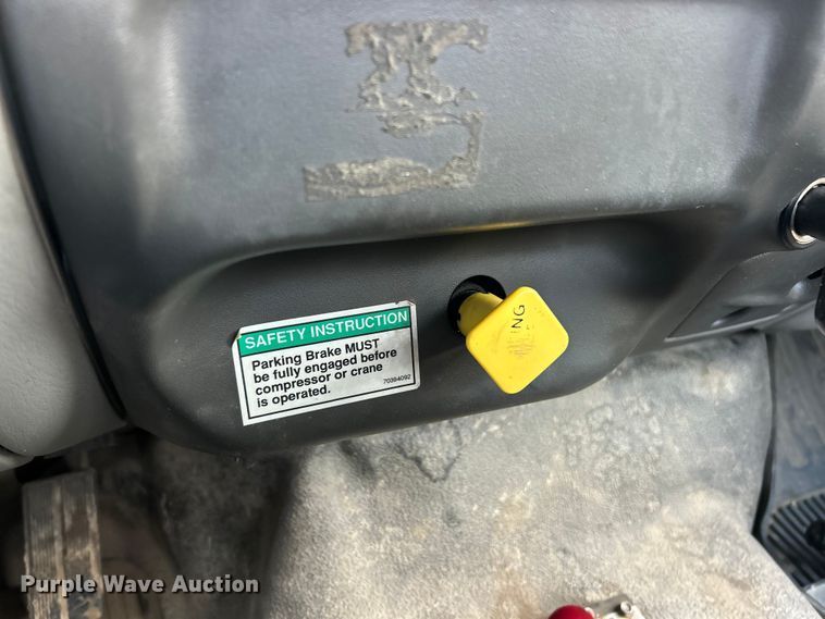 image for item ET6720 2007 Ford F750 Super Duty XLT utility / service truck