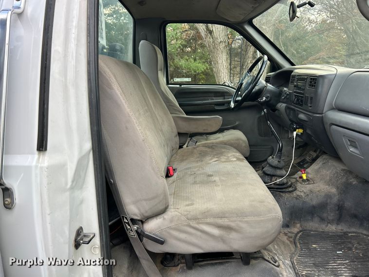 image for item ET6720 2007 Ford F750 Super Duty XLT utility / service truck