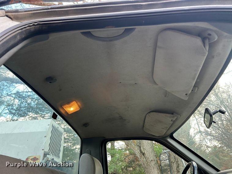 image for item ET6720 2007 Ford F750 Super Duty XLT utility / service truck