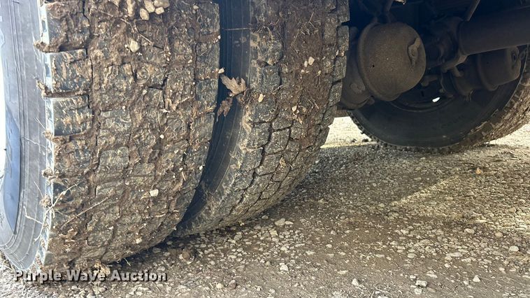 image for item ET6720 2007 Ford F750 Super Duty XLT utility / service truck