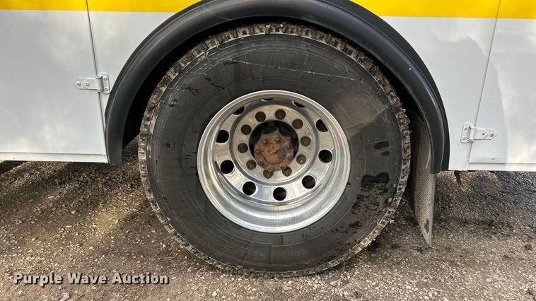 image for item ET6720 2007 Ford F750 Super Duty XLT utility / service truck