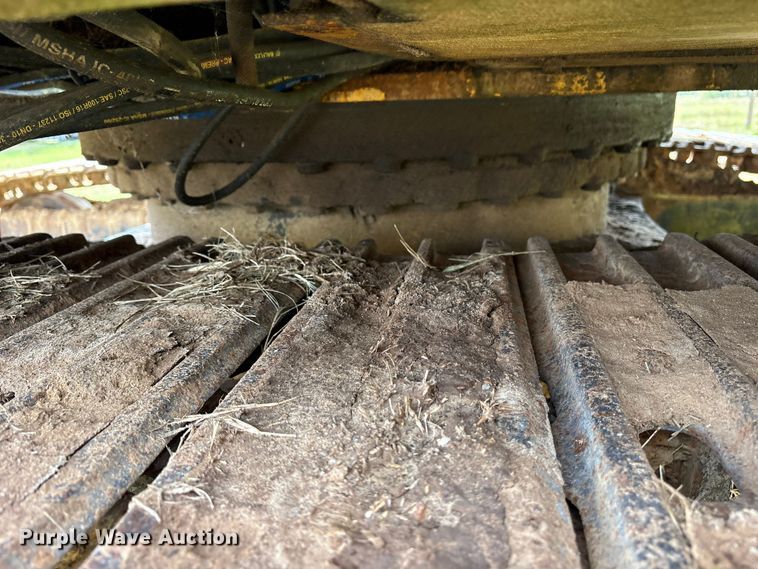 image for item ET7197 1995 John Deere 690 ELC excavator