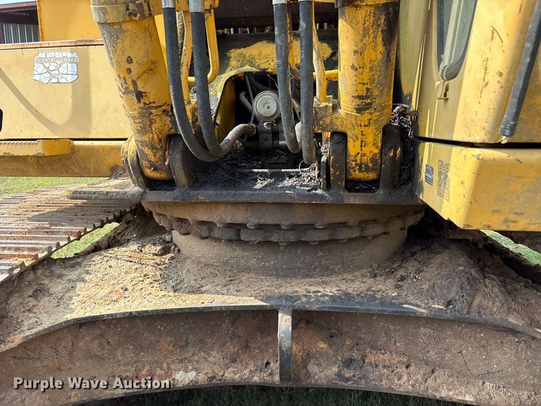 image for item ET7197 1995 John Deere 690 ELC excavator