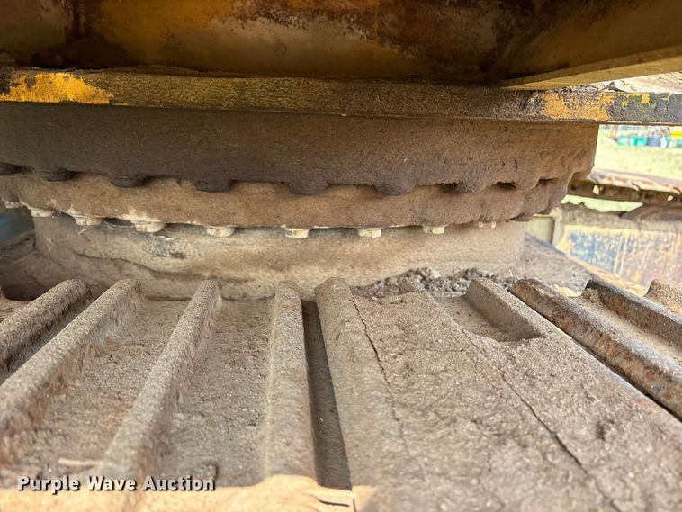 image for item ET7197 1995 John Deere 690 ELC excavator