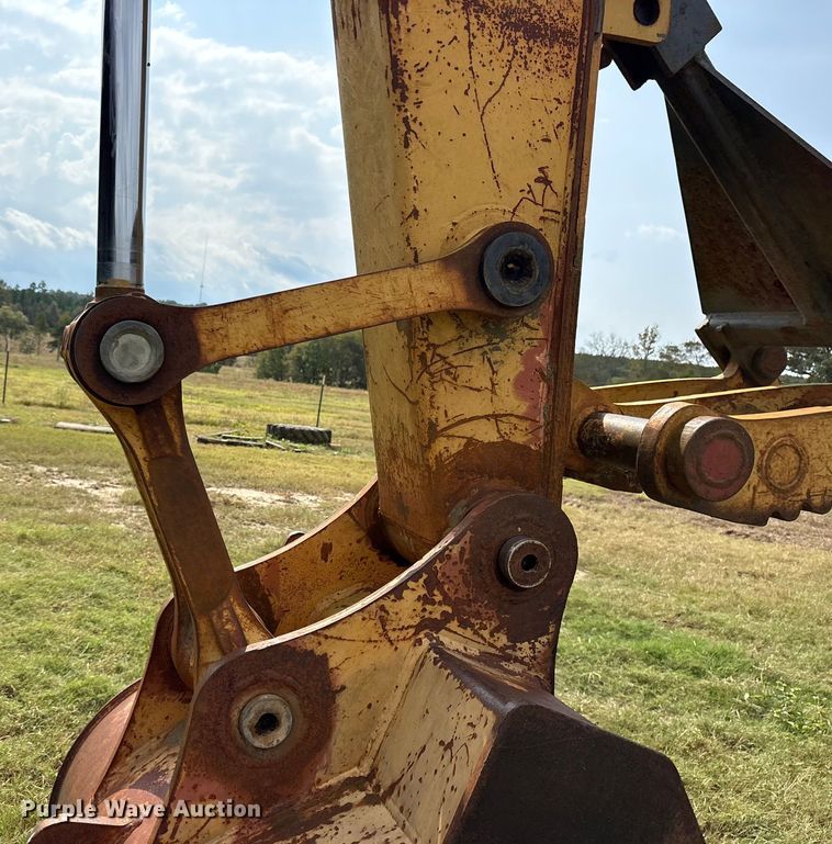 image for item ET7197 1995 John Deere 690 ELC excavator