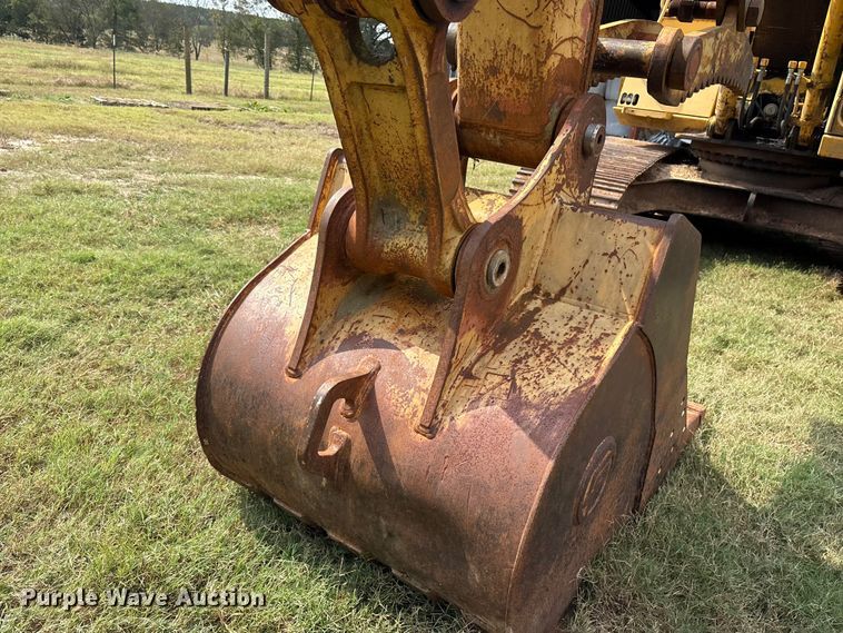 image for item ET7197 1995 John Deere 690 ELC excavator