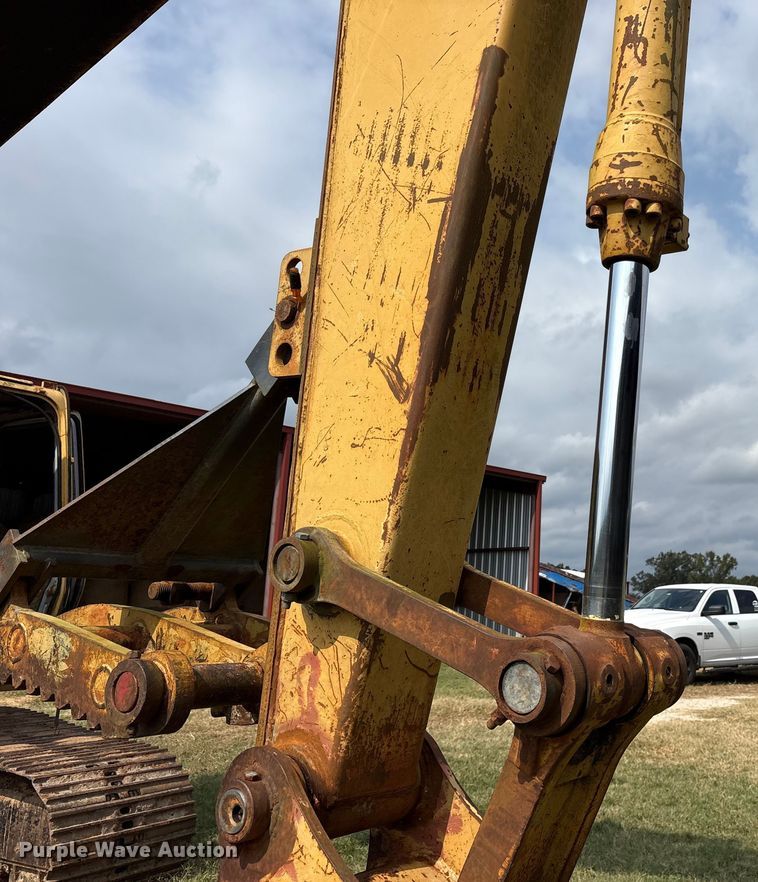 image for item ET7197 1995 John Deere 690 ELC excavator