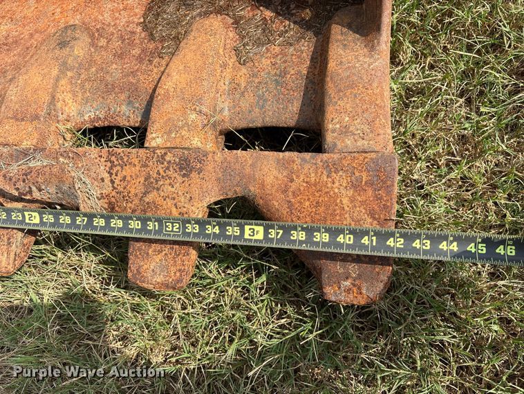 image for item ET7197 1995 John Deere 690 ELC excavator