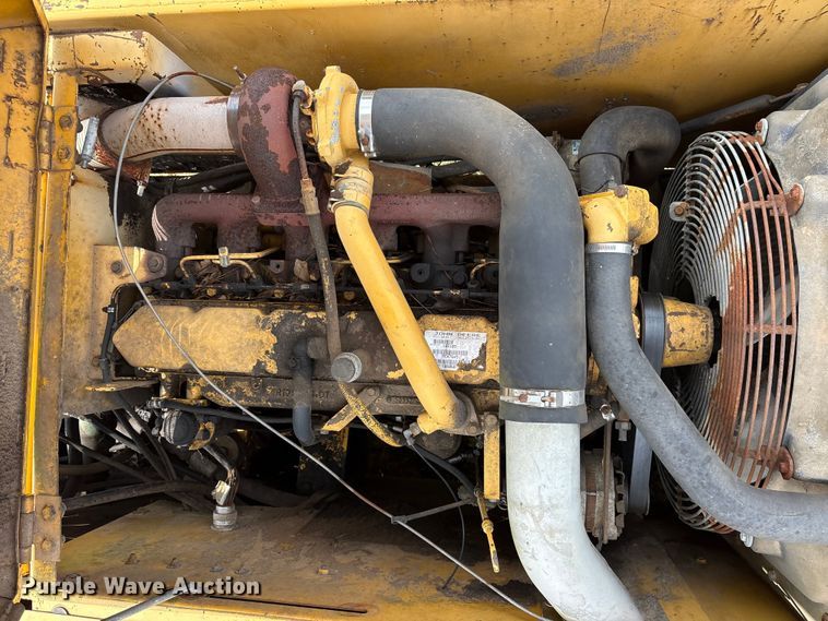 image for item ET7197 1995 John Deere 690 ELC excavator