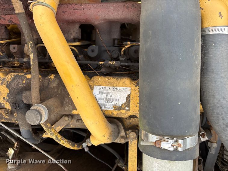 image for item ET7197 1995 John Deere 690 ELC excavator