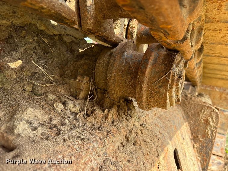 image for item ET7197 1995 John Deere 690 ELC excavator