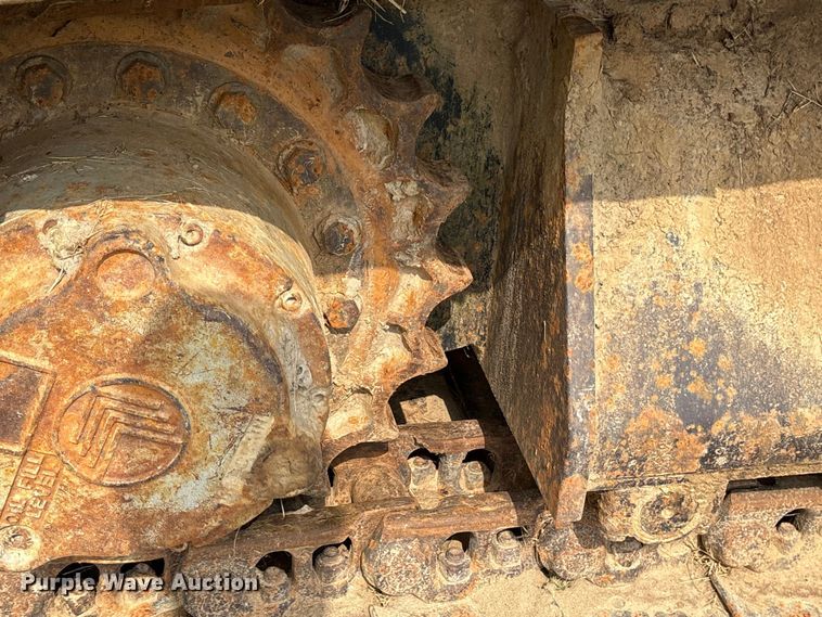 image for item ET7197 1995 John Deere 690 ELC excavator