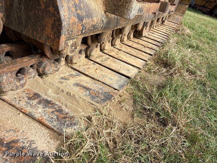 image for item ET7197 1995 John Deere 690 ELC excavator