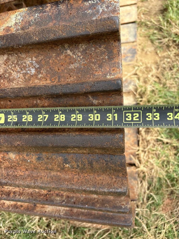 image for item ET7197 1995 John Deere 690 ELC excavator