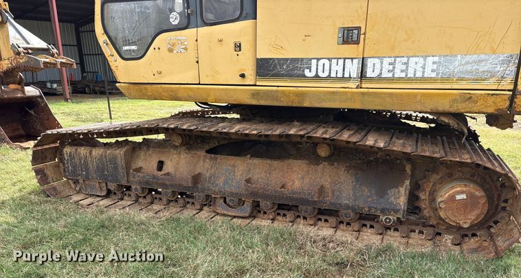 image for item ET7197 1995 John Deere 690 ELC excavator