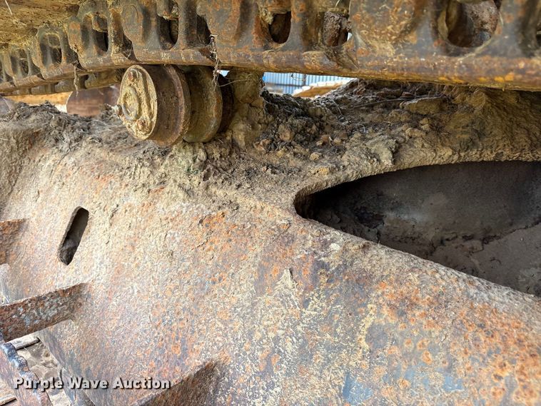 image for item ET7197 1995 John Deere 690 ELC excavator