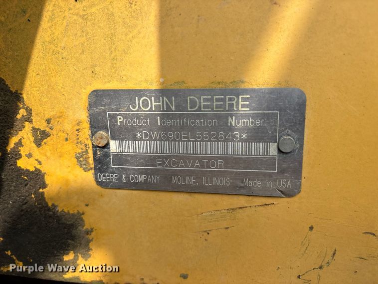 image for item ET7197 1995 John Deere 690 ELC excavator